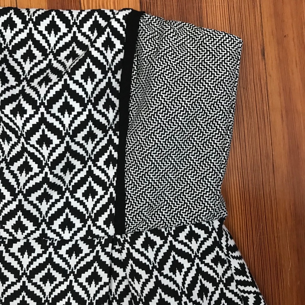 Francesca’s Strapless B&W Print Dress